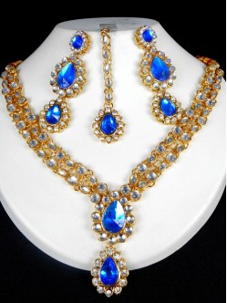 Kundan Jewelry Set